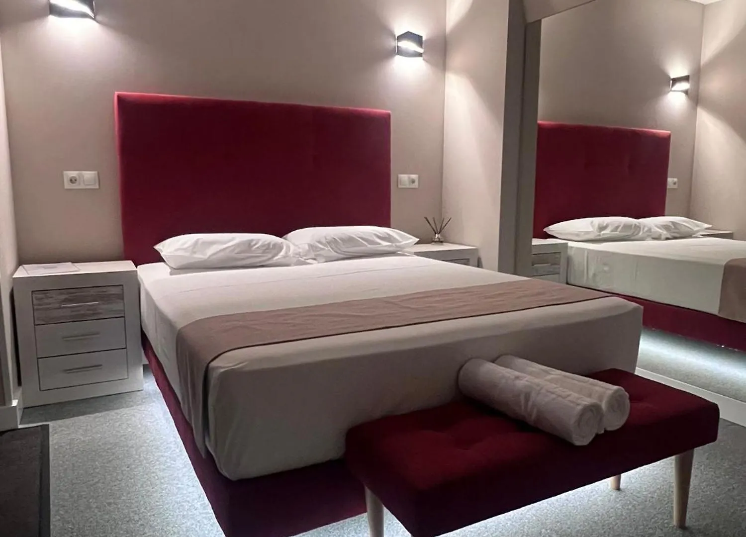 Love hotel Rooms Luxury Madrid Spain
