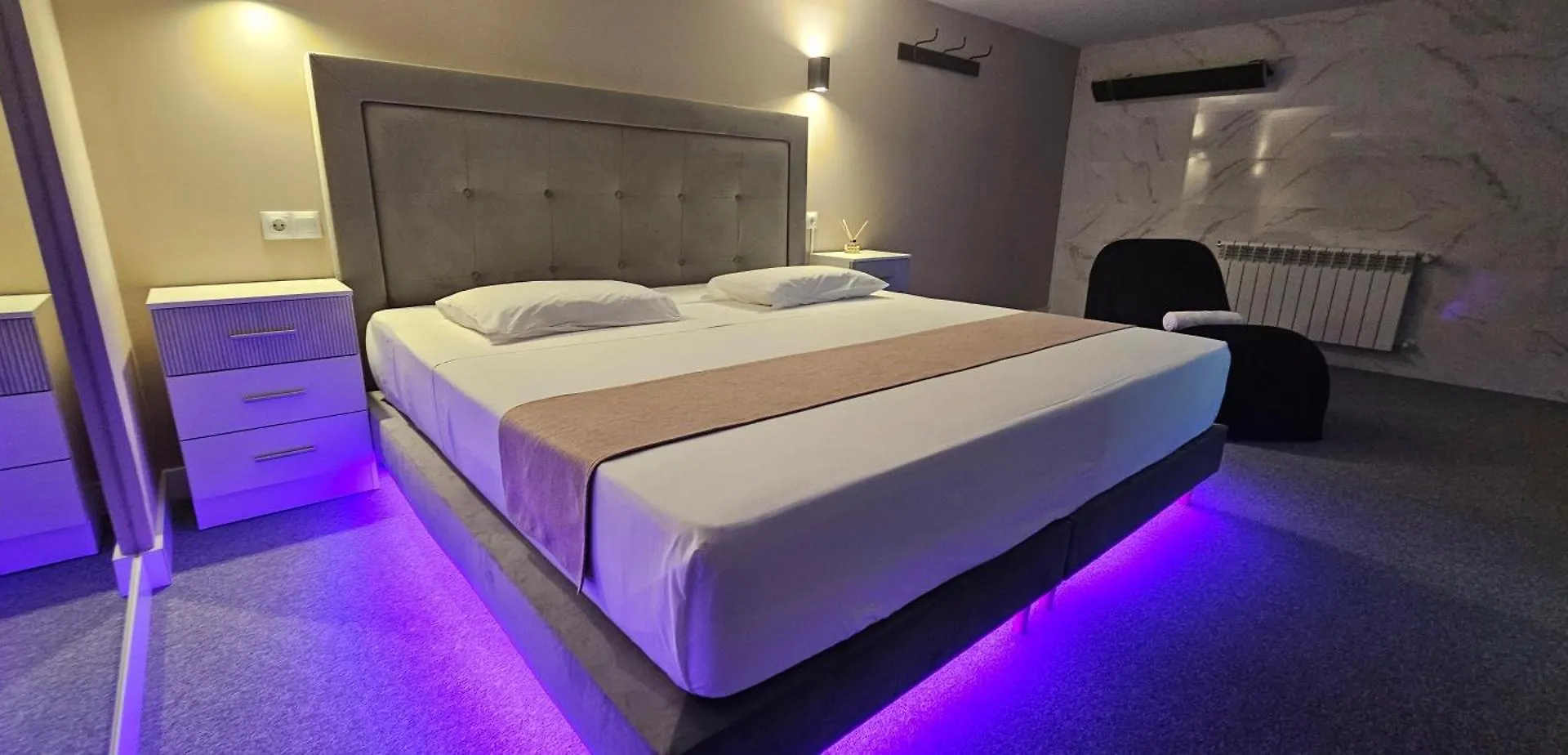 Love hotel Rooms Luxury Madrid