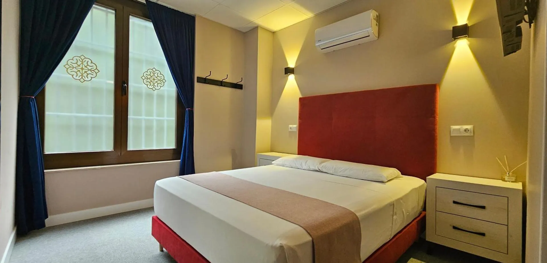 Rooms Luxury Madrid 0*,