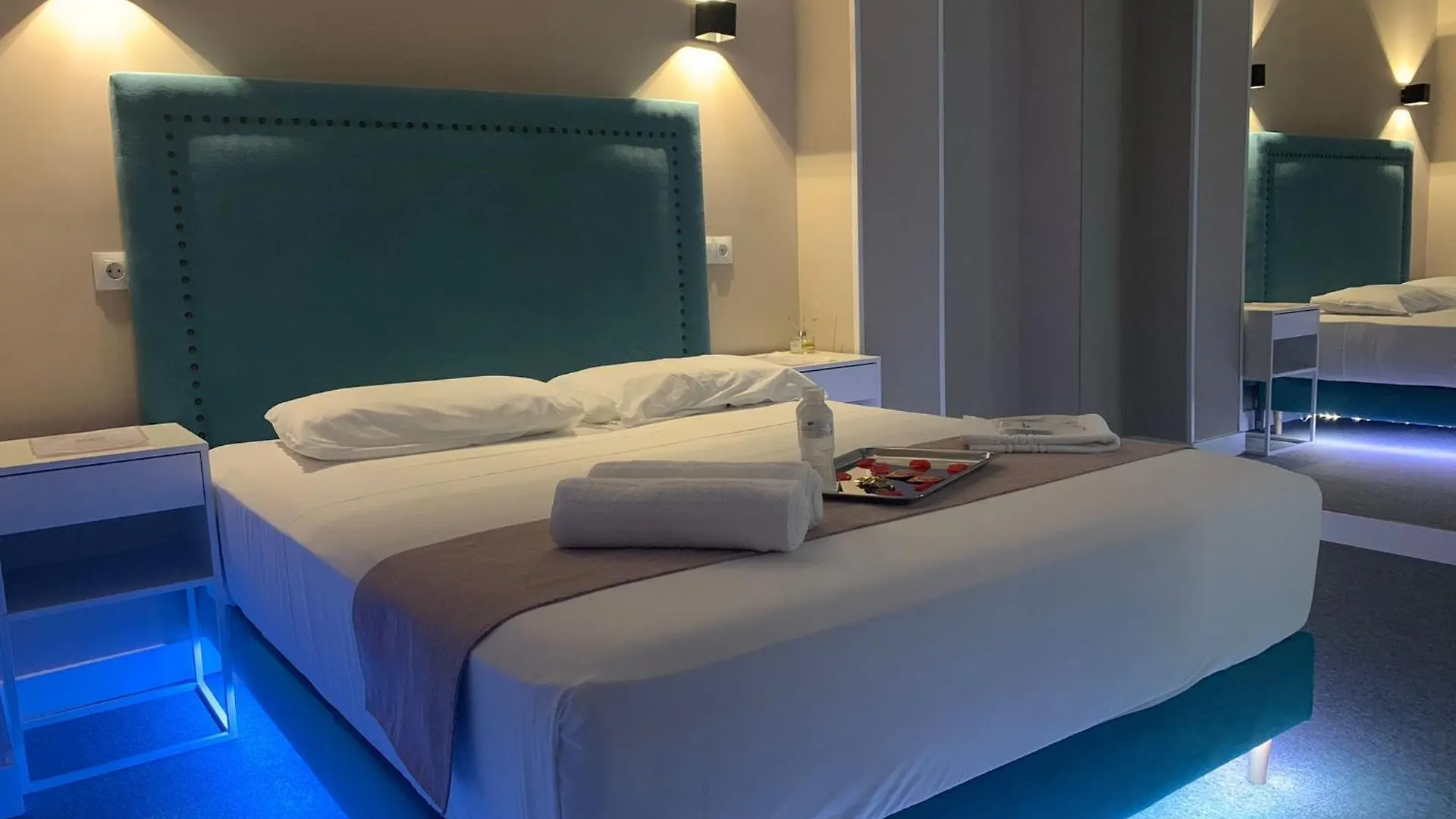 Love hotel Rooms Luxury Madrid