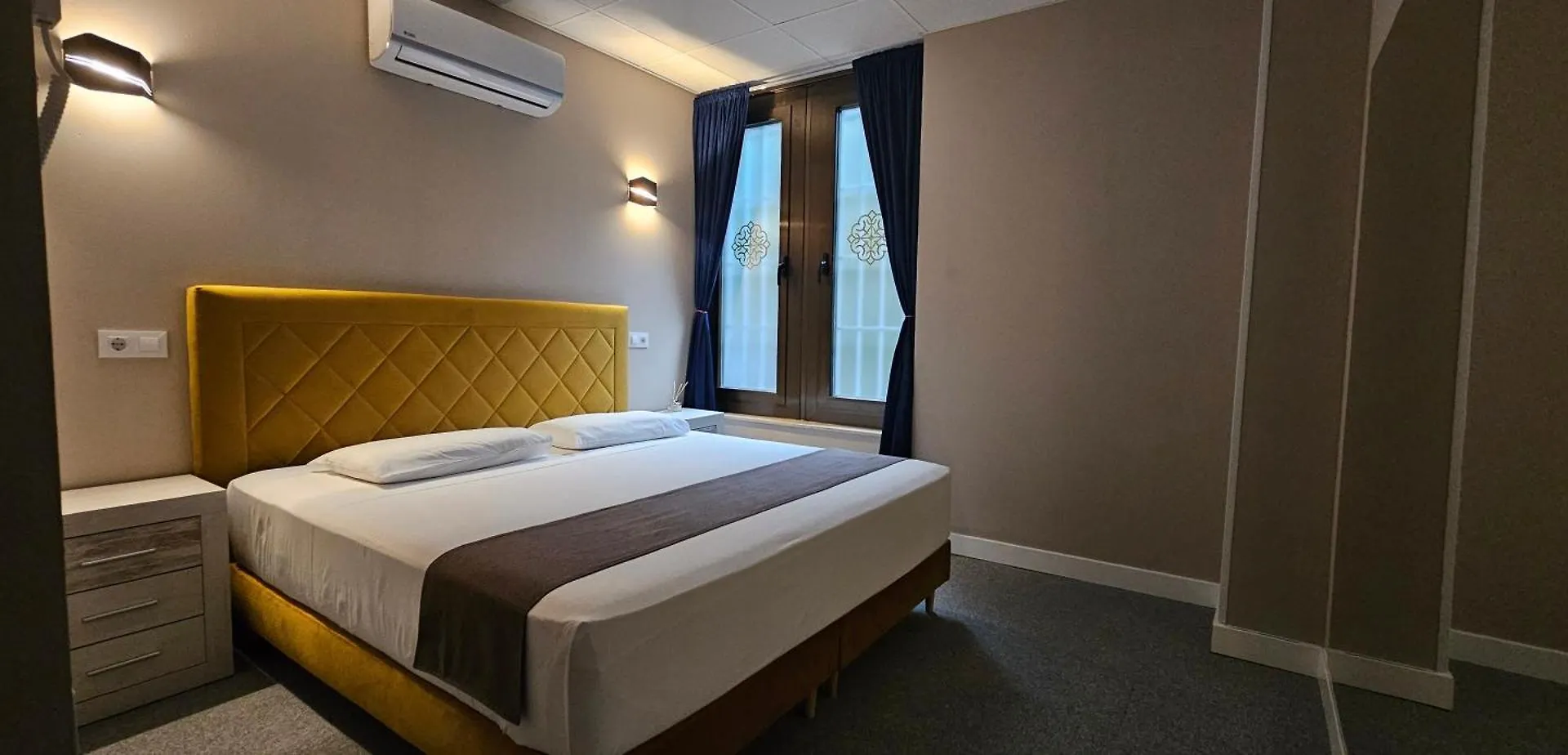 Rooms Luxury Madrid 0*,  Spain